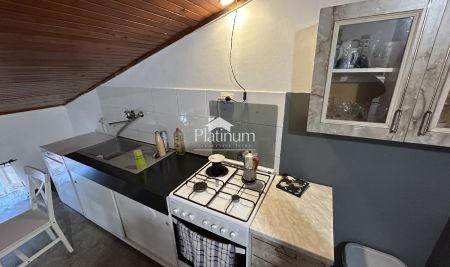 Istria, Pola, INTERO EDIFICIO CON 3 APPARTAMENTI IN CENTRO CITTÀ