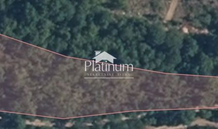 Istra, poljoprivredno zemljište sa pristupnim putem u okolici Vodnjana