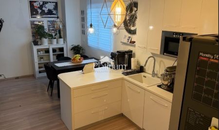 Istra, Pula, lijepi etažni komforni stan stan 