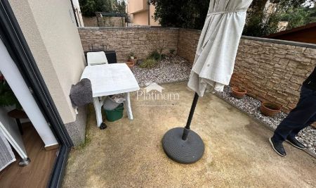 Istra,općina Medulin, stan u prizemlju s dva vrta