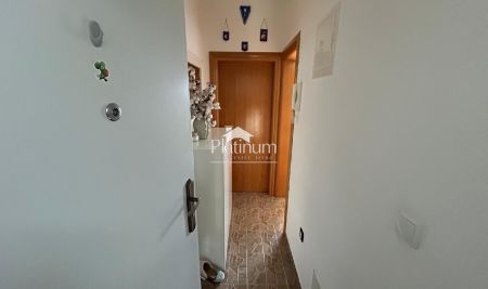 Istra, Pula, stan s tri spavaće sobe i pogledom na more