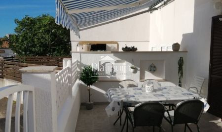 Istra, Barbariga, apartman 57 m2, prizemlje, velika terasa