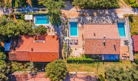 CASA DUPLEX BARBARIGA CON PISCINA