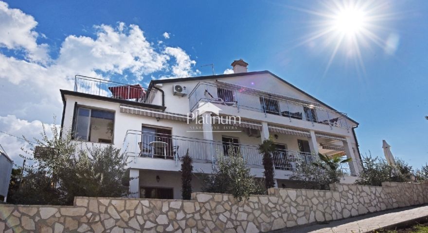 Funtana, casa indipendente in una posizione unica a 250 m dal mare