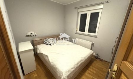 PULA, STAN 59m2 TOP LOKACIJA, parking + ostava