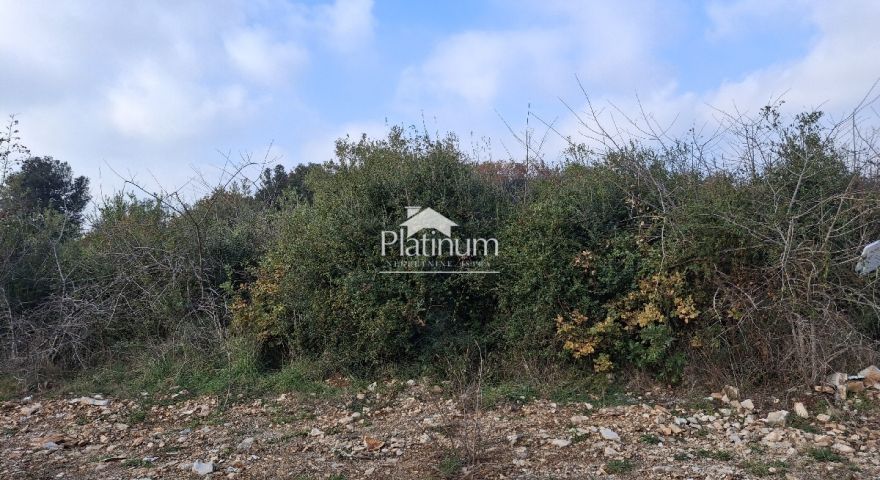 Pola, Grande monte, terreno edificabile 621 m2 Pola, Grande monte, terreno edificabile 621 m2