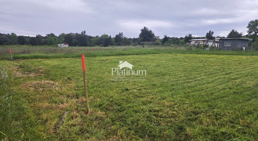 TERRENO AGRICOLO ISTRIA 400m2 a 2 km dal mare TERRENO AGRICOLO ISTRIA 400m2 a 2 km dal mare