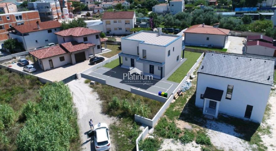 ISTRA PULA OKOLICA DVOJNA KUĆA 3 SOBE, DVORIŠTE TOP ISTRA PULA OKOLICA DVOJNA KUĆA 3 SOBE, DVORIŠTE TOP