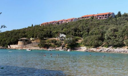 ISTRA DUGA UVALA, TWO-FLOOR 2-ROOM SEA VIEW, 150m from the beach