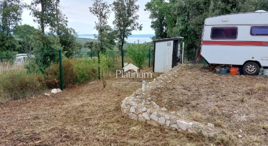 Istra, Duga Uvala, poljoprivredno zemljište s pogledom na more Istra, Duga Uvala, poljoprivredno zemljište s pogledom na more