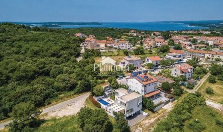 Istria, Pola, intorno a Štinjana appartamento al primo piano in costruzione