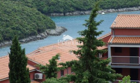 Istria, Duga uvala apartment with sea view and gallery