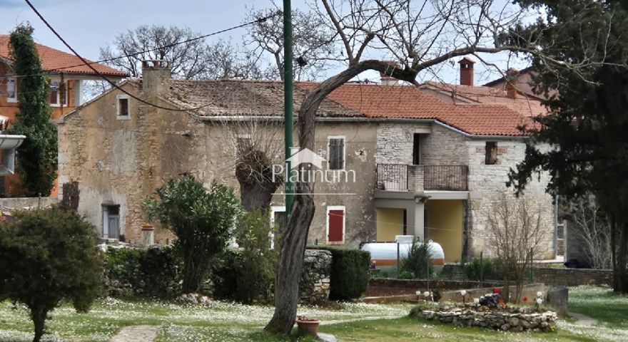 Istria, zona di Marčana, casa a due piani Istria, zona di Marčana, casa a due piani