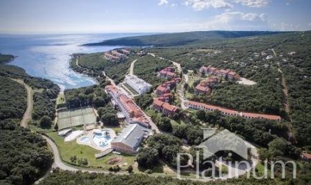 Istria, Pula, Duga cala in vendita bellissimo appartamento al 1 ° piano