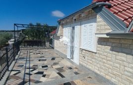 Istra,Pavićini kuća s prekrasnim pogledom na more