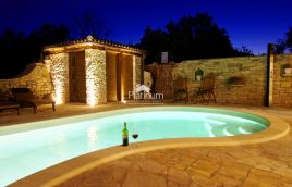 Istria, zona di Barban, autentica casa in pietra con piscina