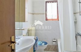 Istra, okolica Peroja, stambeno poslovni objekt 