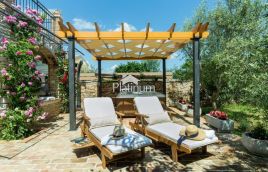 Istra, Savičenta, samostojeća autohtona kuća s okućnicom