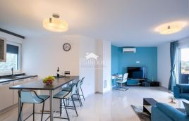 Pula, stanovanje 55 m2, dvigalo, parkirišče