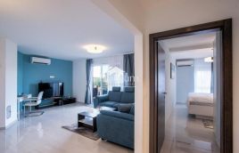 Pula, stanovanje 55 m2, dvigalo, parkirišče