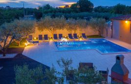 Istria, Banjole, holiday home with a large swimming pool