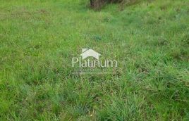 Čabar,građevinsko zemljište 1590 m2 s građevinskom dozvolom