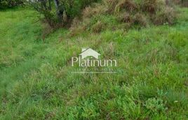 Čabar,građevinsko zemljište 1590 m2 s građevinskom dozvolom