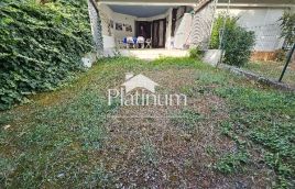 BARBARIGA APARTMAN SA VELIKIM VRTOM, TOP