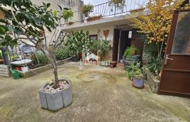 VODNJAN, BELLA CASA CON GIARDINO, POSIZIONE TRANQUILLA