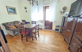 UMAGO, CASA IN POSIZIONE FANTASTICA, VISTA MARE, 2° RIGA