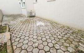 POREČ OKOLICA APARTMAN SA VELIKOM TERASOM