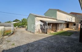 ŽMINJ OKOLICA, KUĆA 200m2 S OKUĆNICOM SA PUNO POTENCIJALA