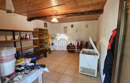 ŽMINJ OKOLICA, KUĆA 200m2 S OKUĆNICOM SA PUNO POTENCIJALA