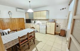 ŽMINJ OKOLICA, KUĆA 200m2 S OKUĆNICOM SA PUNO POTENCIJALA