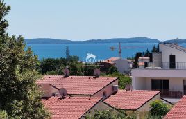 Istra, okolica Peroja, stambeno poslovni objekt 