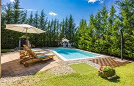 Istra, Svetvinčenat okolica, samostojeća kuća s bazenom 