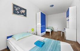 Istra, Svetvinčenat okolica, samostojeća kuća s bazenom 