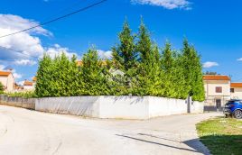 Istra, Svetvinčenat okolica, samostojeća kuća s bazenom 