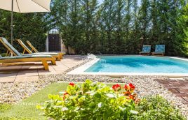 Istra, Svetvinčenat okolica, samostojeća kuća s bazenom 