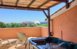 Medulin, hiša z bazenom, 380 m2, morje 350 m