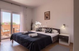 Medulin, hiša z bazenom, 380 m2, morje 350 m