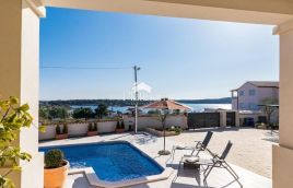 Istria, Medolino, villa con vista mare