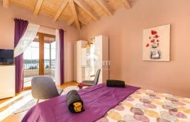 Istria, Medolino, villa con vista mare