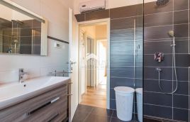 Istria, Medolino, villa con vista mare