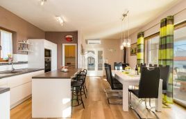 Istria, Medolino, villa con vista mare