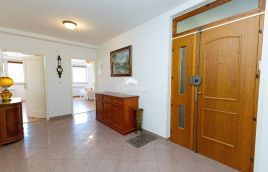 Spacious apartment, Vidikovac, Pula