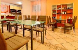 Istra, Fažana, ugostiteljski objekt s pogledom na more