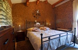 Istria, zona di Barban, autentica casa in pietra con piscina