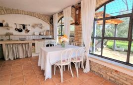 Istra, Savičenta, samostojeća autohtona kuća s okućnicom