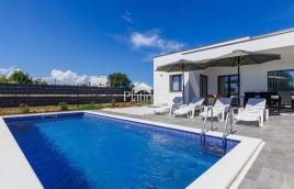 Istria, Dignano, casa a un piano con piscina